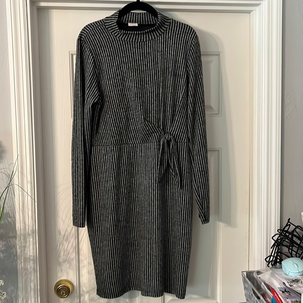 Side tie dress